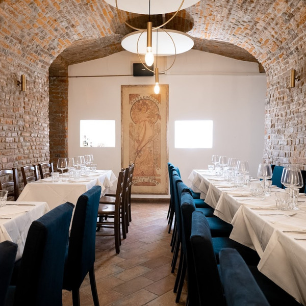 Ronchi 78 restaurant in Milan